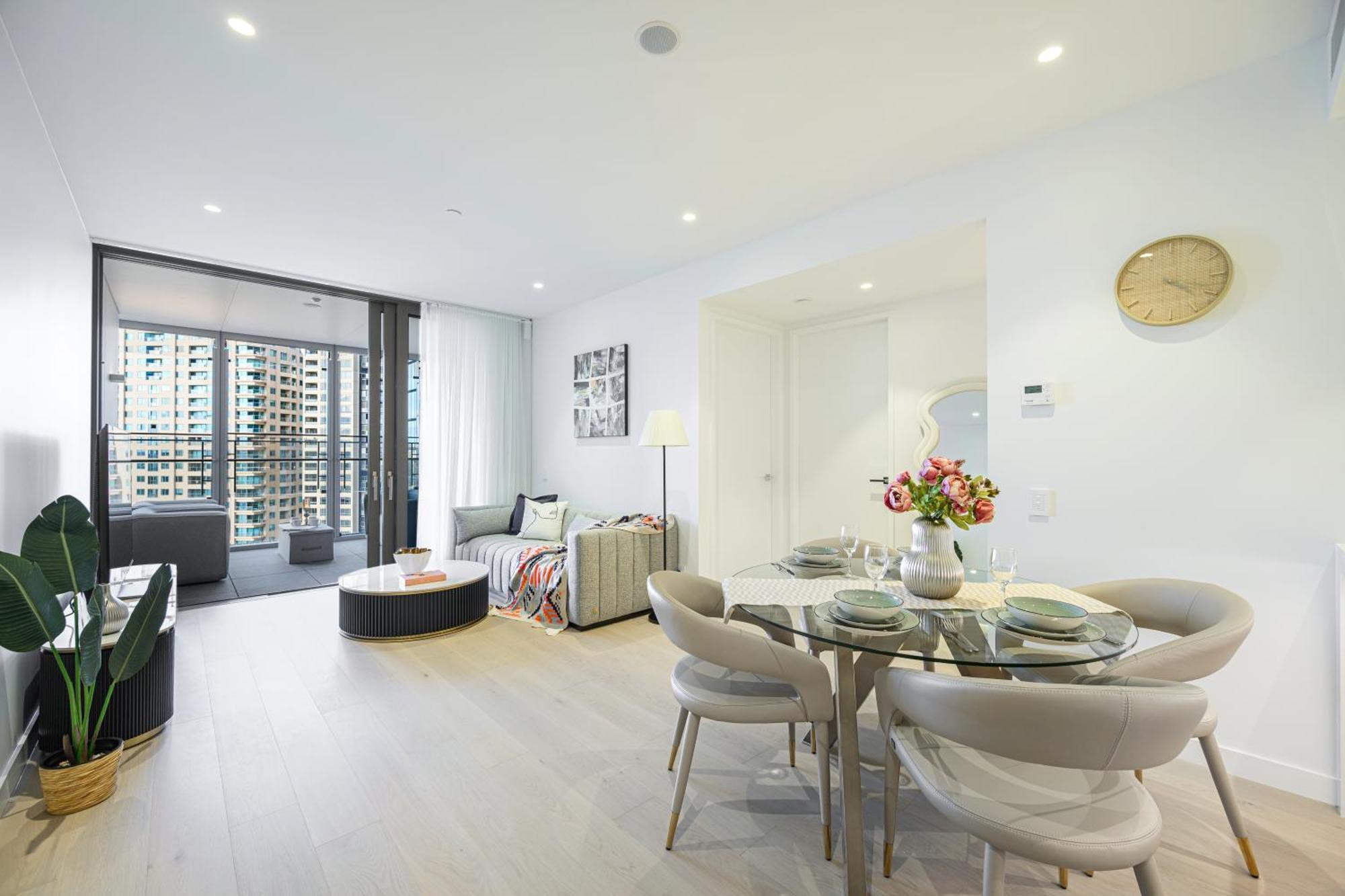 Waterfront Cbd Luxury 1br With View Apartment